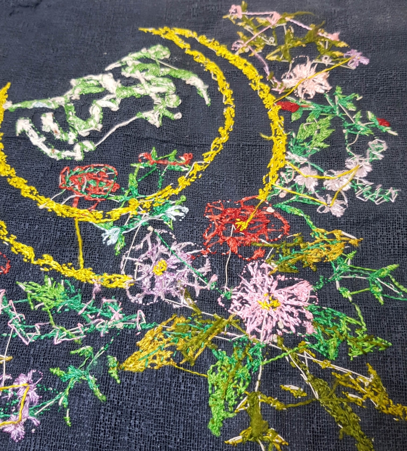 ÇİÇEK BUKETİ VE HİLAL TEMALI, OSMANLICA ALLAH KERİM YAZILI İPEK YASTIK YÜZÜ