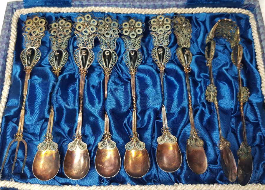 KUTUSUNDA, ERZURUM İŞİ OLTU TAŞLI, İNİSİYALLİ ÇAY KAŞIĞI TAKIMI