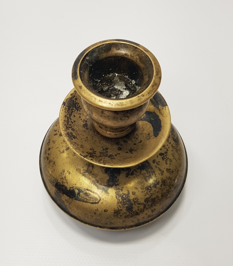 FARKLI FORMDA ANTİKA BRONZ ŞAMDAN