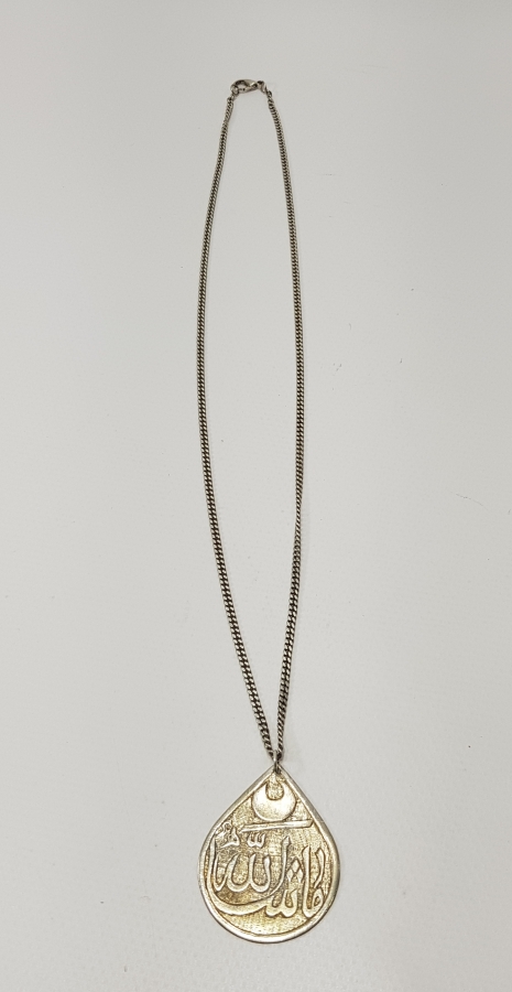 OSMANLI DÖNEMİ AY YILDIZLI VE MAŞALLAH YAZILI GÜMÜŞ ARMUDİ KOLYE