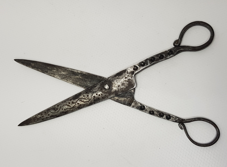 OSMANLI DÖNEMİ ÜZERİ İŞLEMELİ EL DÖVME DEMİR MAKAS