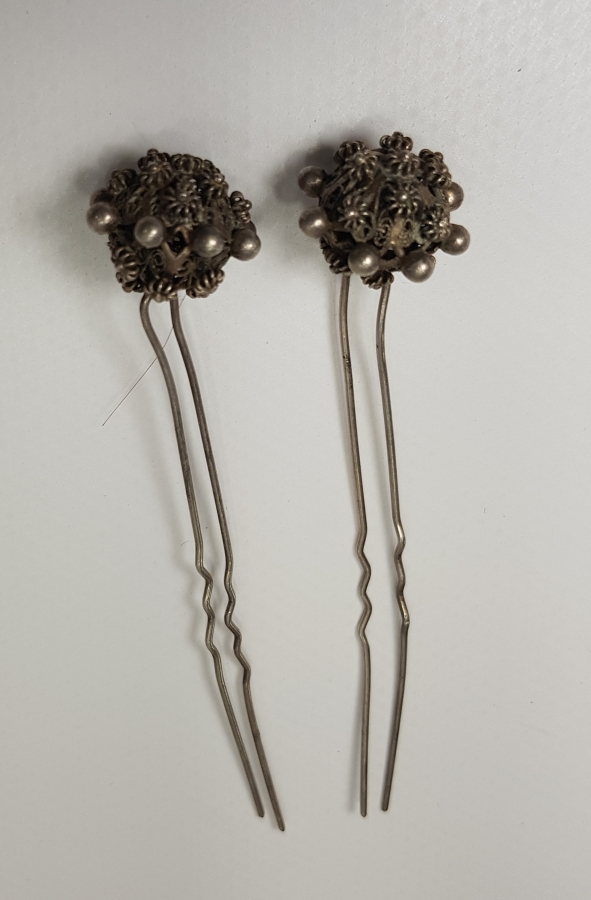 OSMANLI DÖNEMİ GÜVERSE İŞÇİLİKLİ İKİ ADET GÜMÜŞ SAÇ İĞNESİ - FİRKETE 