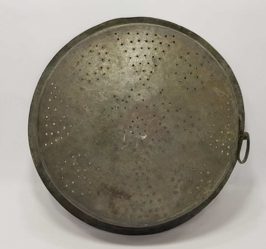 OSMANLI DÖNEMİ  HAÇ VE MÜHRÜ SÜLEYMAN MOTİFLİ DEV BOY BAKIR SÜZGEÇ