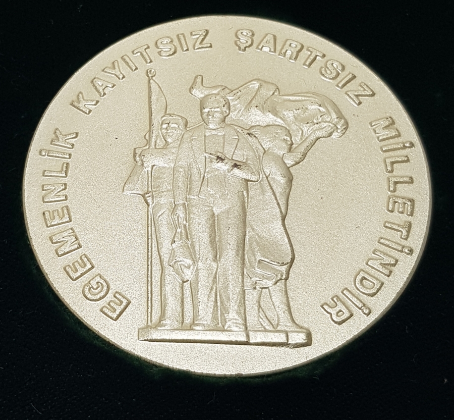 KUTUSUNDA TÜRKİYE BÜYÜK MİLLET MECLİSİ MADALYON