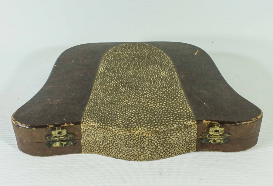 KUTUSUNDA MAKYAJ BAKIM SETİ 