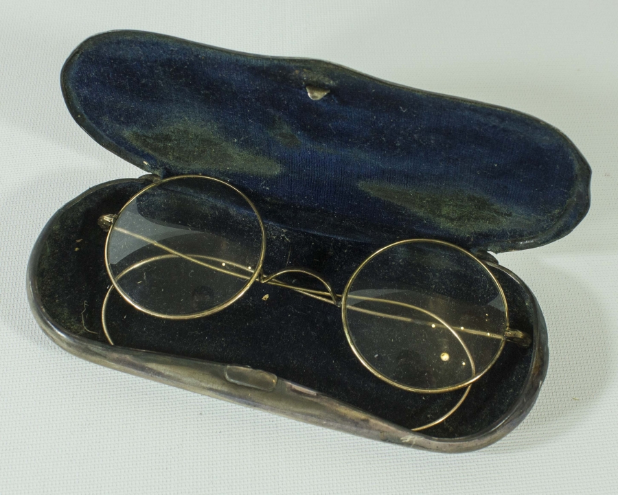 OSMANLI DÖNEMİ GÜMÜŞ KUTUSUNDA ALTIN KAPLAMA GÖZLÜK