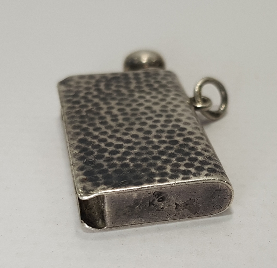 1900 BAŞLARI NADİR FORMDA GÜMÜŞ KİBRİTLİK