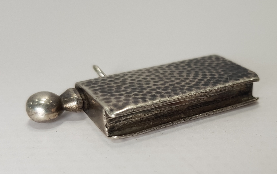 1900 BAŞLARI NADİR FORMDA GÜMÜŞ KİBRİTLİK