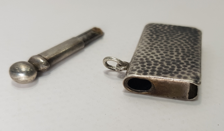 1900 BAŞLARI NADİR FORMDA GÜMÜŞ KİBRİTLİK