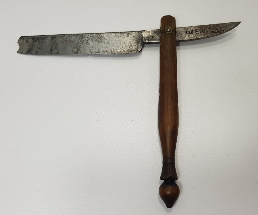 OSMANLI DÖNEMİ NADİR FORMDA AHŞAP USTURA