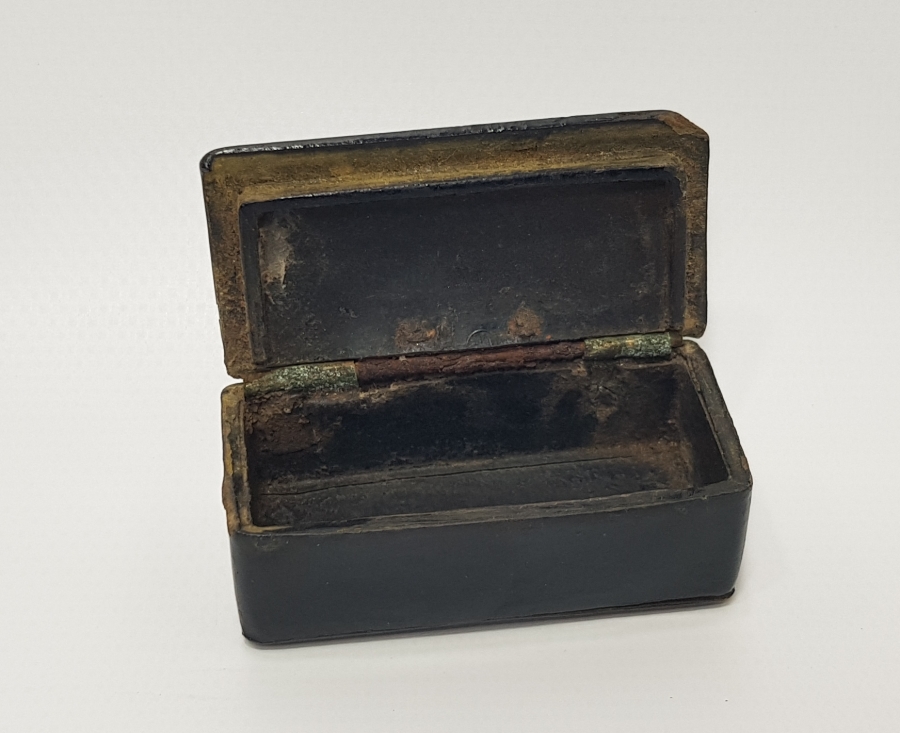 ÜZERİ GÜMÜŞ İŞLEME PAPIER MACHE KUTU