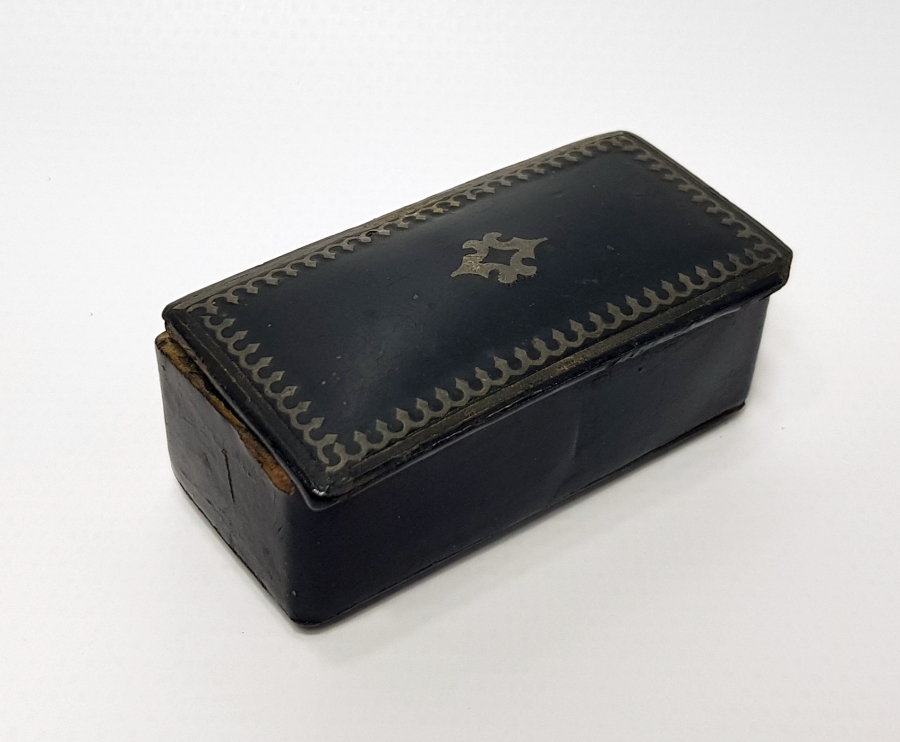 ÜZERİ GÜMÜŞ İŞLEME PAPIER MACHE KUTU