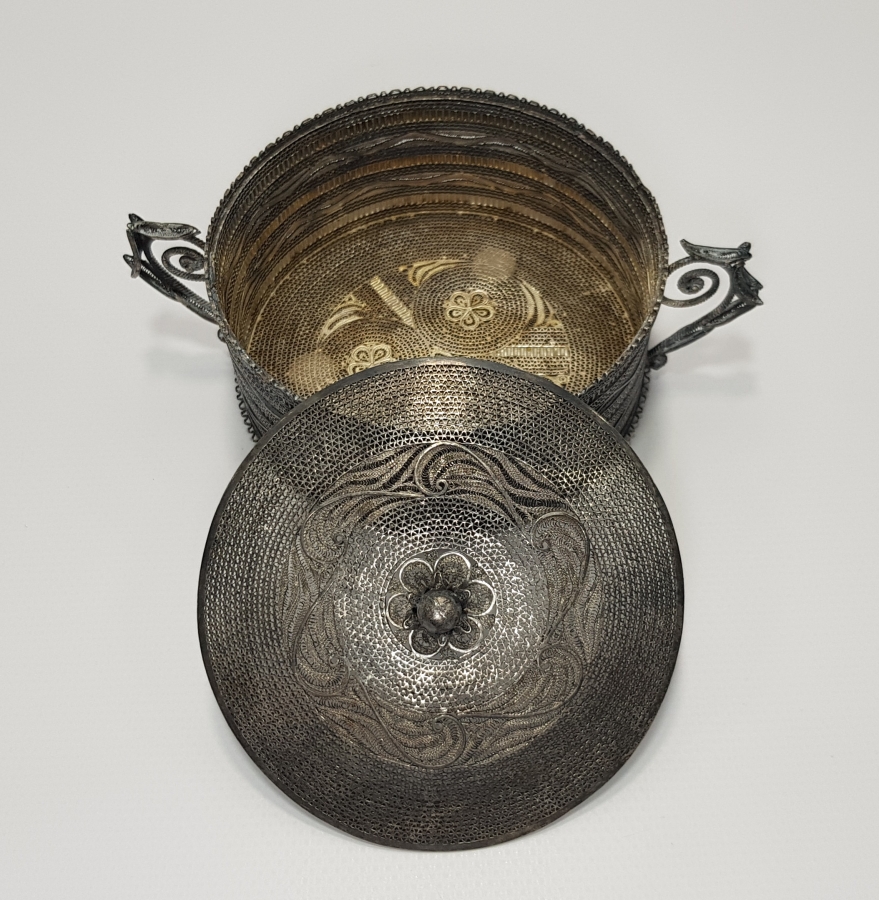 SAF GÜMÜŞTEN MAMUL TELKARİ İŞÇİLİKLİ GÜMÜŞ ŞEKERLİK