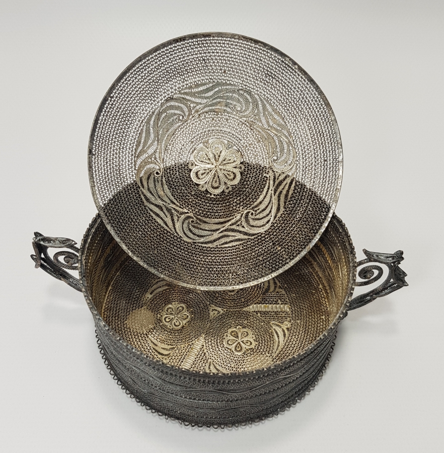 SAF GÜMÜŞTEN MAMUL TELKARİ İŞÇİLİKLİ GÜMÜŞ ŞEKERLİK