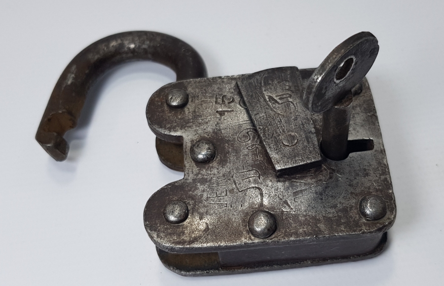 ÜZERİ OSMANLICA YAZILI OSMANLI DÖNEMİ KİLİT