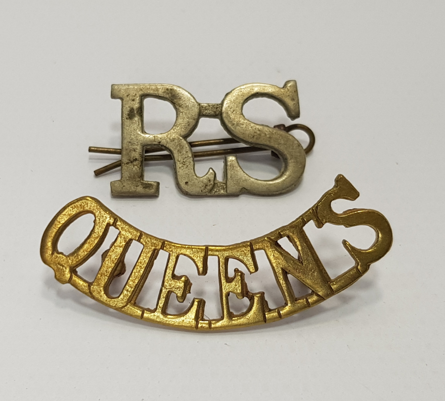1. DÜNYA SAVAŞI DÖNEMİ  RS VE QUEEN'S YAZILI İKİ ADET ROZET