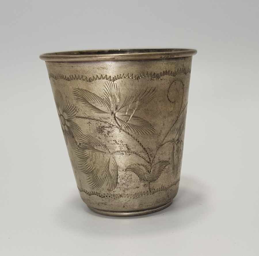 ÜZERİ KALEM İŞÇİLİKLİ GÜMÜŞ SU BARDAĞI