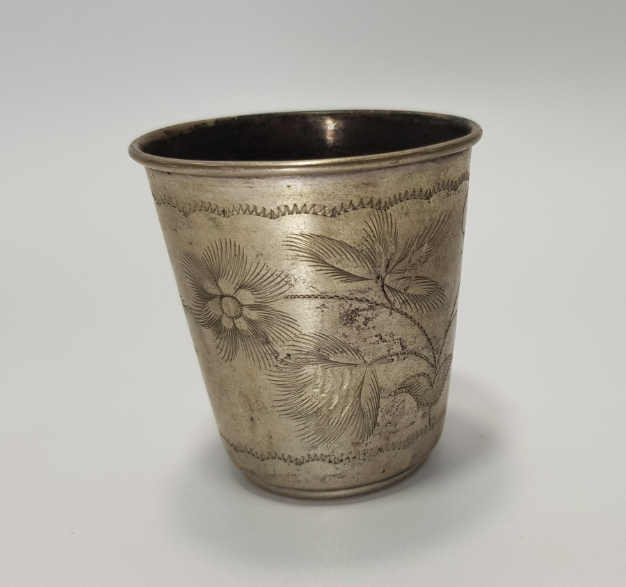 ÜZERİ KALEM İŞÇİLİKLİ GÜMÜŞ SU BARDAĞI