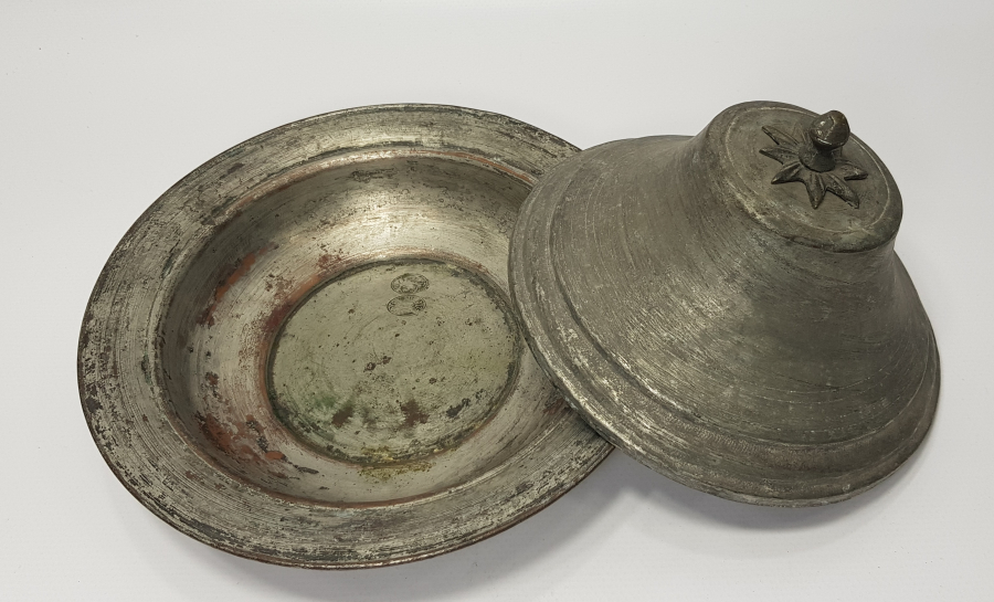 OSMANLI DÖNEMİ ERMENİ USTA YAPIMI OSMANLICA VE ERMENİCE DAMGALI KAPAKLI BAKIR LENGER