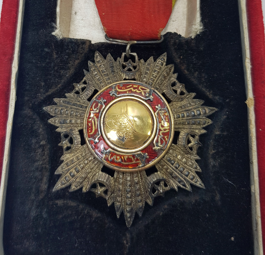 OSMANLI DÖNEMİ ORJİNAL KUTUSUNDA ÇİL KONDÜSYONDA MECİDİ NİŞANI