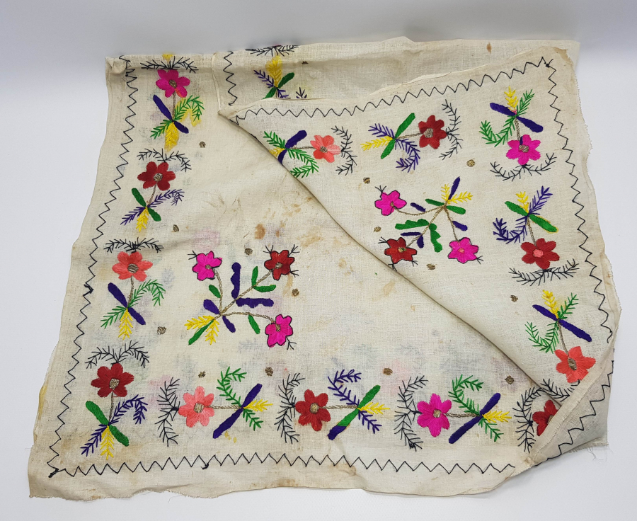 OSMANLI DÖNEMİ TEL KIRMA VE İPEK İŞLEMELİ ÇEVRE ÖRTÜ