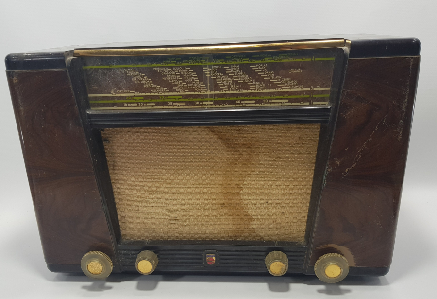 PHILIPS MARKA AHŞAP KASALI RADYO