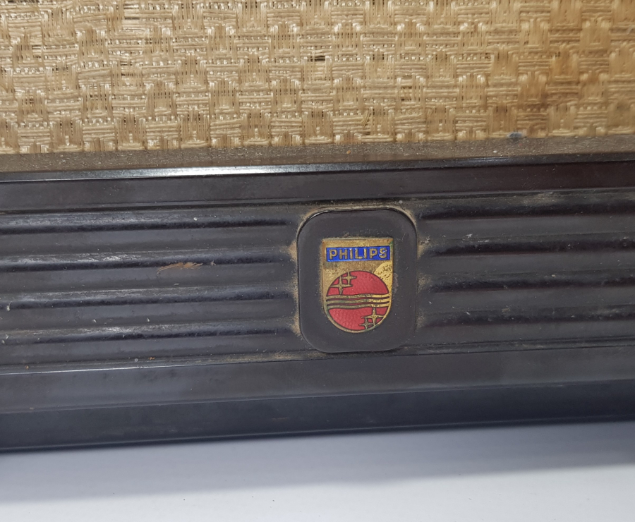 PHILIPS MARKA AHŞAP KASALI RADYO