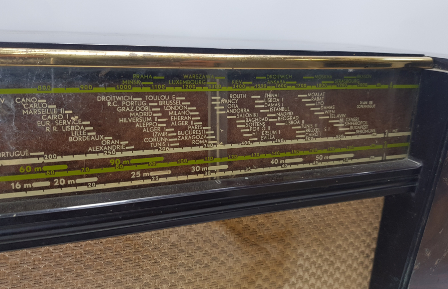 PHILIPS MARKA AHŞAP KASALI RADYO