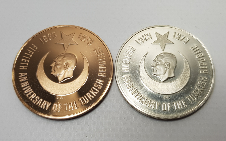 GÜMÜŞ VE ALTIN KAPLAMA CUMHURİYETİN 50. YIL MADALYONLARI 