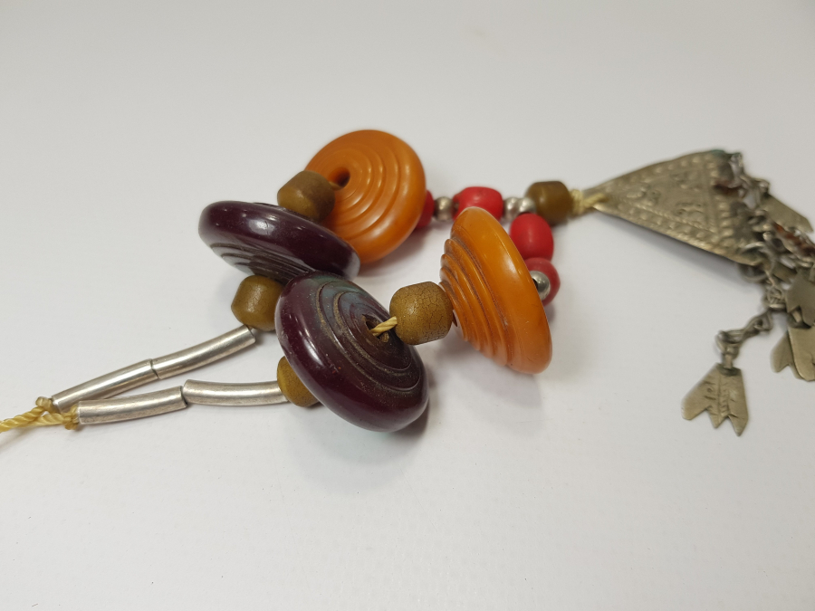 OSMANLI DÖNEMİ GÜMÜŞ, KATALİN VE MERCAN TAŞLARDAN OLUŞAN KOLYE