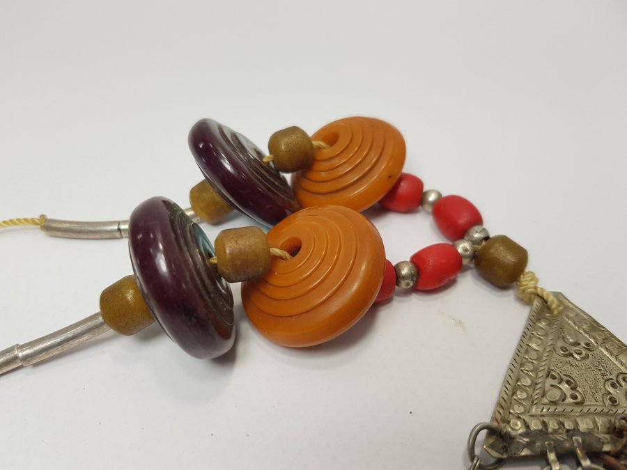 OSMANLI DÖNEMİ GÜMÜŞ, KATALİN VE MERCAN TAŞLARDAN OLUŞAN KOLYE