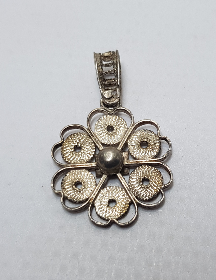 SAF GÜMÜŞTEN MAMUL TELKARİ İŞÇİLİKLİ KOLYE UCU