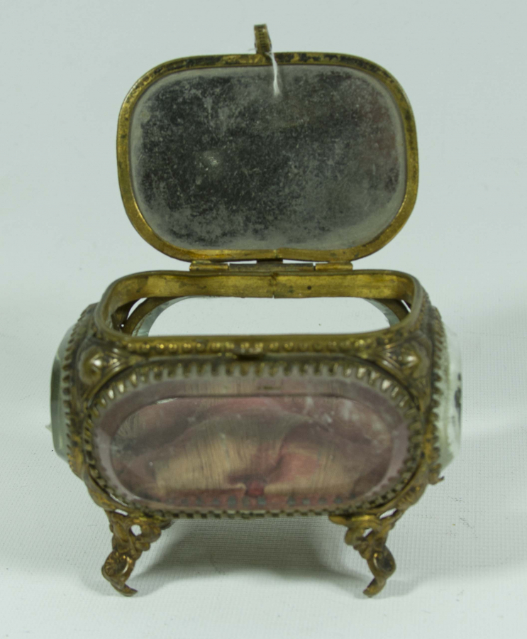 ALTIN VERMEYLİ KRİSTAL CAMLI FRANSIZ MÜCEVHER KUTUSU