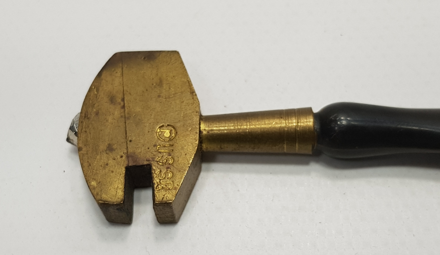 1930 LARDAN GERÇEK ELMAS UÇLU CAM KESME ALETİ