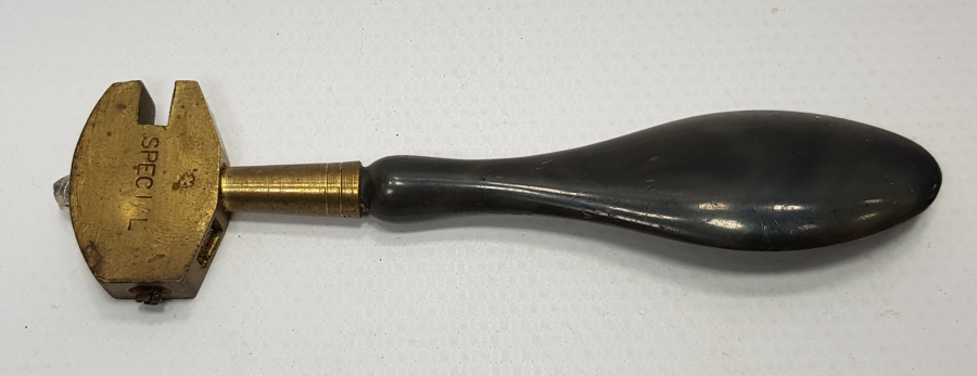 1930 LARDAN GERÇEK ELMAS UÇLU CAM KESME ALETİ