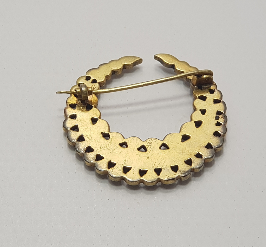 HİLAL FORMLU BÜYÜK BOY ELMAS BROŞ