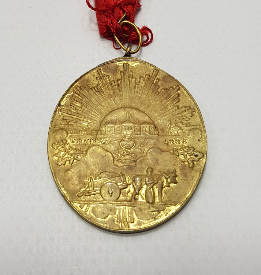 ORJİNAL ASKILI TÜRKÇE YAZILI İSTİKLAL MADALYASI
