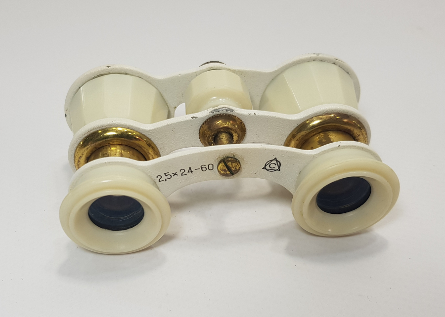 1900 BAŞLARI DERİ KILIFINDA SEDEF İŞÇİLİKLİ DÜRBÜN