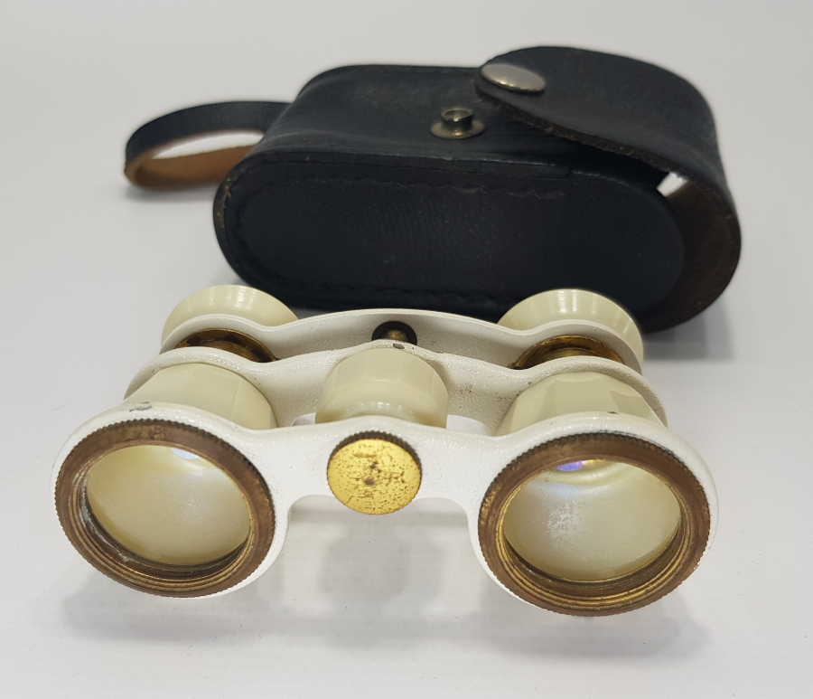 1900 BAŞLARI DERİ KILIFINDA SEDEF İŞÇİLİKLİ DÜRBÜN