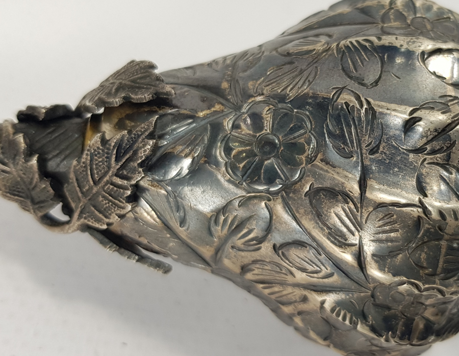 İŞLEMELİ GÜMÜŞ GÜLEBDAN