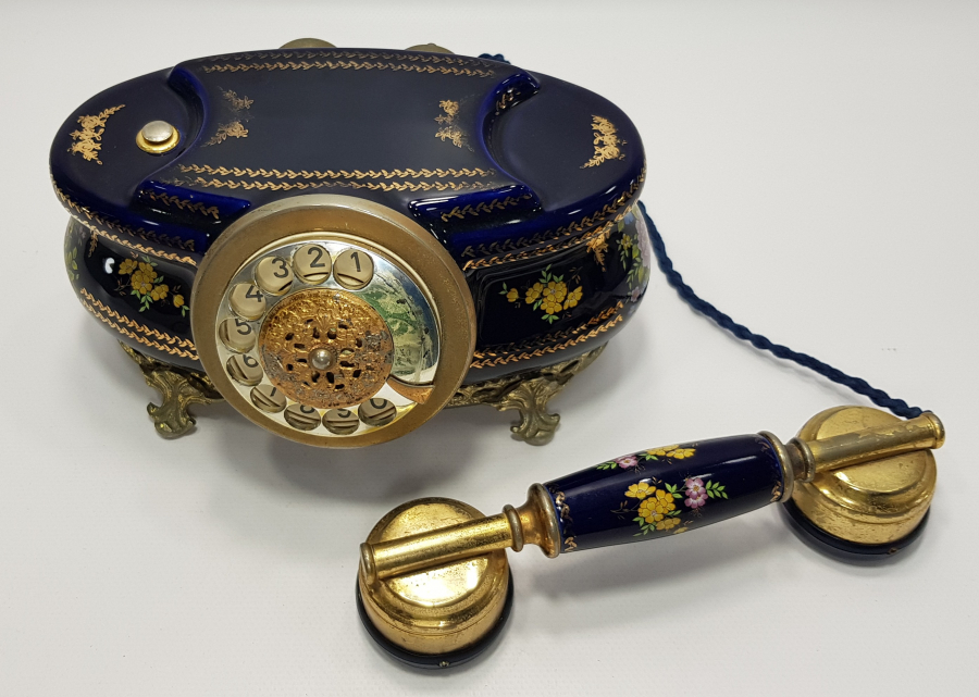 1960'LARDAN PORSELEN TELEFON
