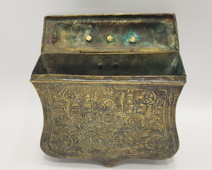 OSMANLI DÖNEMİ AY YILDIZLI BRONZ YENİÇERİ ÇAPUTLUĞU