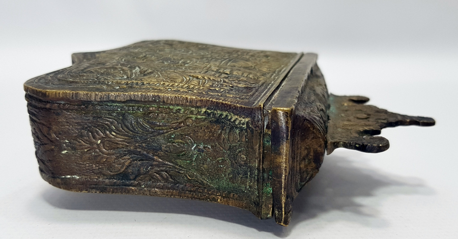 OSMANLI DÖNEMİ AY YILDIZLI BRONZ YENİÇERİ ÇAPUTLUĞU