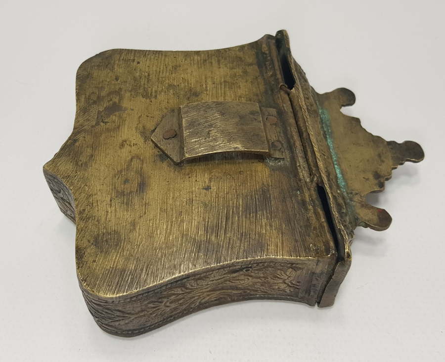 OSMANLI DÖNEMİ AY YILDIZLI BRONZ YENİÇERİ ÇAPUTLUĞU