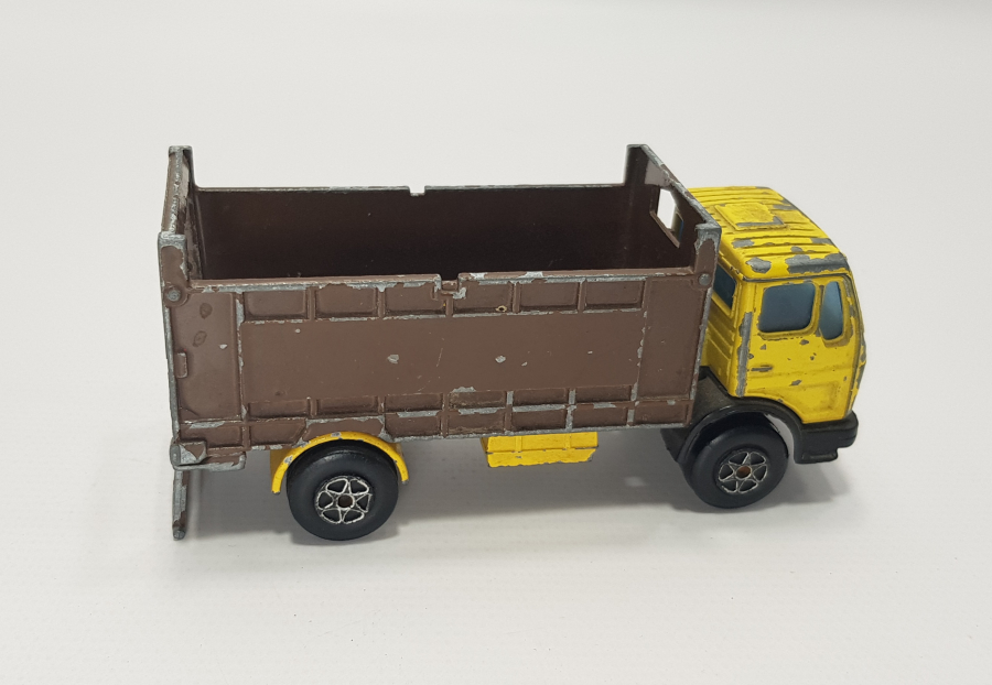 MAJORETTE MERCEDES OYUNCAK KAMYON 