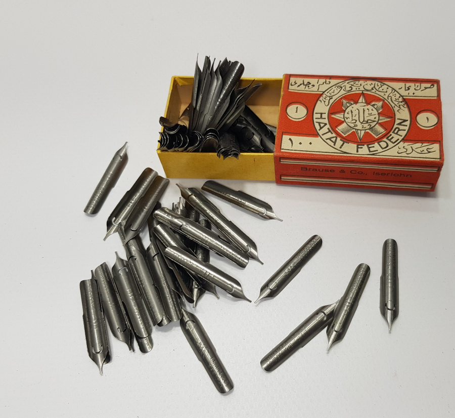 OSMANLI DÖNEMİ KUTUSUNDA OSMANLICA YAZILI DİVİT UÇLARI