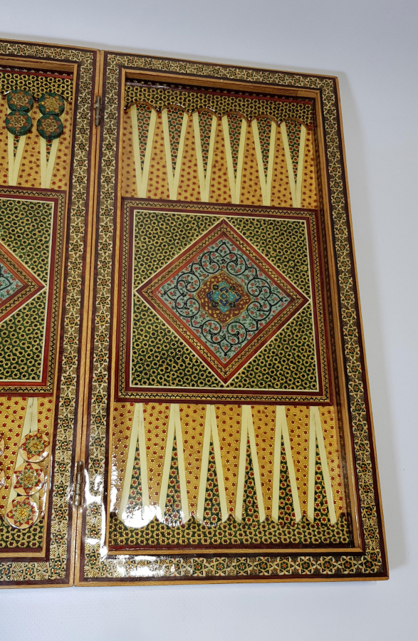 ÖZEL YAPIM MÜNYATÜRLÜ MARKÜTERİ TAVLA