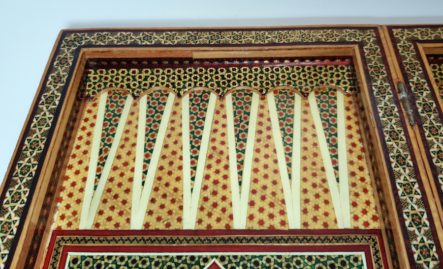 ÖZEL YAPIM MÜNYATÜRLÜ MARKÜTERİ TAVLA