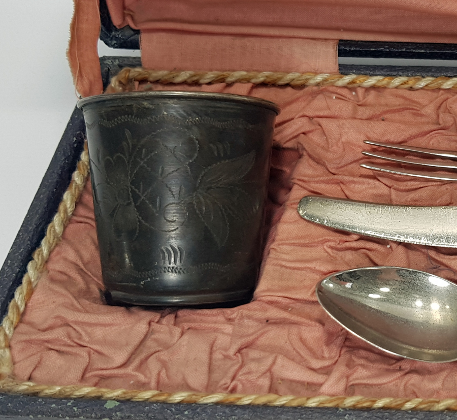 KUTUSUNDA GÜMÜŞ SEYAHAT TAKIMI