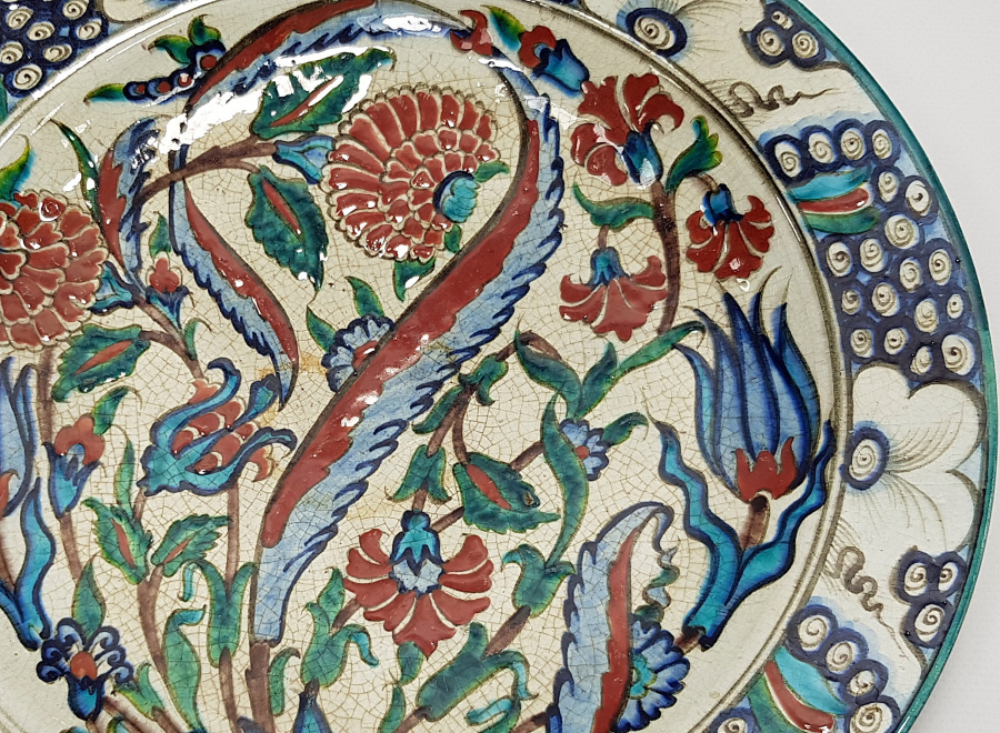 ARKASINDA OSMANLICA USTASININ ADI YAZILI KÜTAHYA SERAMİK TABAK